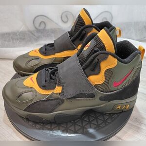 Nike Air Max Speed Turf Cargo Olive Green Black & Yellow Sneaker SIZE 8.5 W 7.5Y